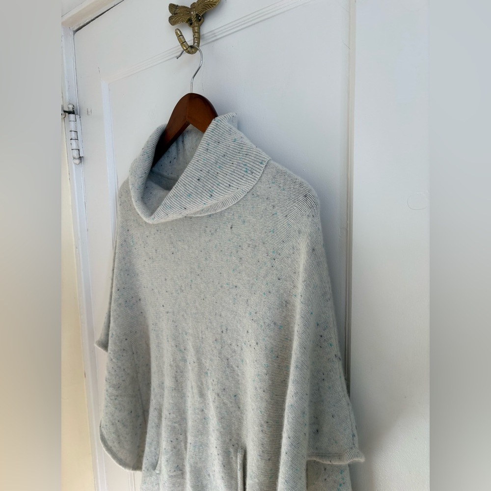 PURE AMICI 100% Cashmere Turtleneck Kangaroo Pocket Poncho Sweater Size Small